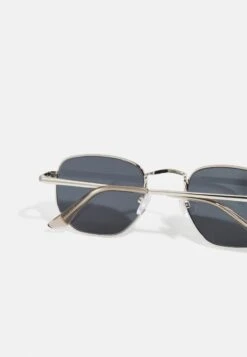 Pier One UNISEX - Sonnenbrille - Black/silver-coloured -Pier One Verkäufe 06c498a2265d448890c198237327d2e3