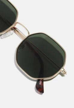 Pier One UNISEX - Sonnenbrille - Green -Pier One Verkäufe 081f8bc93e8147f1a40b15de8f08258c