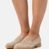 Pier One LEATHER - Slipper - Beige -Pier One Verkäufe 17e770e9ff9c447394eaf913c3ee5c70