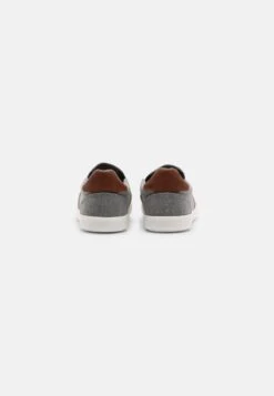Pier One UNISEX - Slipper - Dark Grey 10 Pier One UNISEX - Slipper - Dark Grey -Pier One Verkäufe 1a4cf2d9897d4c98b0ddac911d5c994e