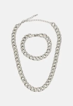 Pier One 2PACK SET - Halskette - Silver-coloured -Pier One Verkäufe 296a5f5eb3774a348421b2255ea9ade4