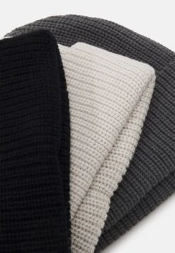 Pier One UNISEX 3 PACK - Mütze - Black/dark Grey/off-white/ -Pier One Verkäufe 2a1daa058c674c9dbb0074799d429f4b