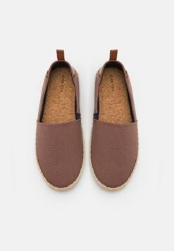 Pier One UNISEX - Espadrille - Brown 11 Pier One UNISEX - Espadrille - Brown -Pier One Verkäufe 31da881e18bf49df90b20d8e283884c8