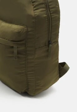 Pier One UNISEX - Tagesrucksack - Khaki -Pier One Verkäufe 34ee2379da2740f99d6389ec9ad145f4