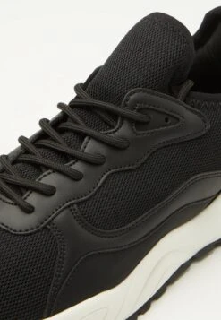 Pier One UNISEX - Sneaker Low - Black/white -Pier One Verkäufe 383be7e17d7b4e6fb1f7aa6c378ae4ea