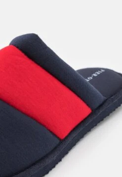 Pier One UNISEX - Hausschuh - Dark Blue/red -Pier One Verkäufe 3873ff5ffc164a00938853720f513c10