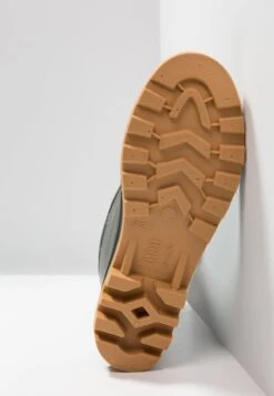 Pier One UNISEX - Gummistiefel - Green -Pier One Verkäufe 3db002d2c2c94b2c8f12e2610faa3a27