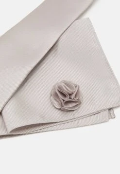 Pier One SET - Sonstige Accessoires - Silver -Pier One Verkäufe 452e98d41bb04aa69987b4e354cb6b93