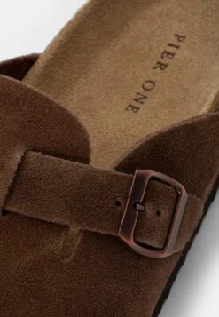 Pier One LEATHER UNISEX - Clogs - Brown -Pier One Verkäufe 47364cdc1dcd4794860a5f6810594e6c