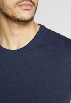 Pier One 4 PACK - T-Shirt Basic - Black/white/blue 12 Pier One 4 PACK - T-Shirt Basic - Black/white/blue -Pier One Verkäufe 5847a37145c74e25a85f71f4653216cb