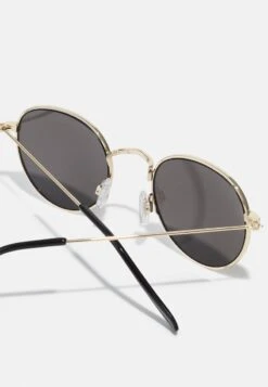 Pier One UNISEX - Sonnenbrille - Black/gold -Pier One Verkäufe 7069e7f182e7433fa78a51506b246f89