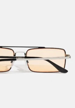 Pier One UNISEX - Sonnenbrille - Silver-coloured, Orange -Pier One Verkäufe 71b8ec13cd624844a5c2aab8a959d46b