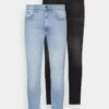 Pier One 2 PACK - Jeans Skinny Fit - Light Blue/black -Pier One Verkäufe 744b89c1ac6d4b31aed9ac3336ccd67b