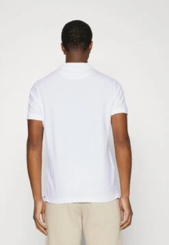 Pier One 3 PACK - Poloshirt - Bordeaux/white/dark Blue 10 Pier One 3 PACK - Poloshirt - Bordeaux/white/dark Blue -Pier One Verkäufe 77f7f7de6e104257a29c3bd24e3d9426