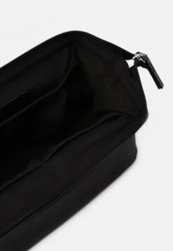 Pier One Kosmetiktasche - 802 - Black -Pier One Verkäufe 7aa537de0d9045aaa803a044e8f7ffbf