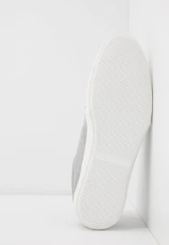 Pier One UNISEX - Sneaker Low - Light Grey 12 Pier One UNISEX - Sneaker Low - Light Grey -Pier One Verkäufe 7b1054096c0b4b588134c4dab326eb91