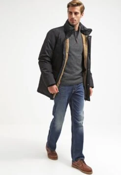 Pier One Verkäufe -Pier One Verkäufe 87482a31fdb4414d885d5c4c51500d68