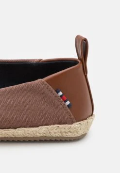 Pier One UNISEX - Espadrille - Brown 13 Pier One UNISEX - Espadrille - Brown -Pier One Verkäufe 9a52ce945a2849ed8945c8f267c0bb52