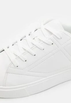 Pier One UNISEX - Sneaker Low - White -Pier One Verkäufe 9df20e8fbfac4dbbaad7e726f8a84e52