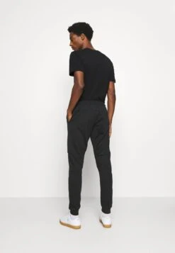 Pier One Jogginghose - Black 10 Pier One Jogginghose - Black -Pier One Verkäufe a1b709fa2c32431482f95b3eb7300192