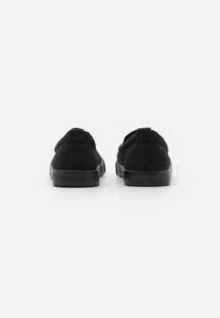 Pier One UNISEX - Slipper - Black -Pier One Verkäufe b3086ad5a87545b591af413b2e38fb22