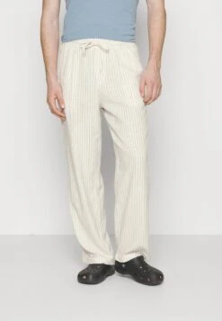 Pier One DRAWCORD TROUSERS - Stoffhose - Off-white -Pier One Verkäufe b95eb718ba79473385a4a0d44aaaf9c3 1