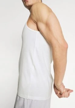 Pier One 3 PACK - Unterhemd/-shirt - Dark Blue/bordeaux/off-white -Pier One Verkäufe c107c99d278e430b8a693d0ec45ebe1a