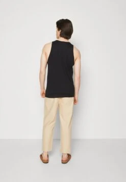 Pier One 3 PACK - Top - Black 10 Pier One 3 PACK - Top - Black -Pier One Verkäufe c5dc1fc1d31c4883939c76de12787845