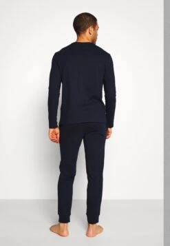 Pier One Nachtwäsche Set - Dark Blue 10 Pier One Nachtwäsche Set - Dark Blue -Pier One Verkäufe d2155d22916948b49818622d9319b04d