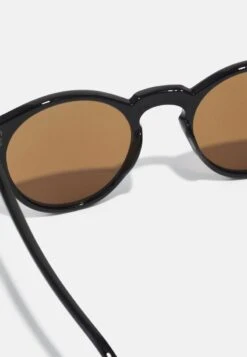 Pier One UNISEX - Sonnenbrille - Black/blue -Pier One Verkäufe da9c902c3c0f42ed9cb742aef3377db0