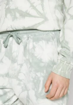 Pier One Shorts - Green -Pier One Verkäufe ddfcbbe17eeb496298c7947389116599