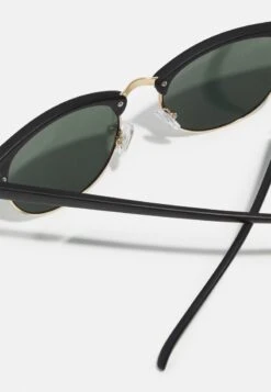 Pier One UNISEX - Sonnenbrille - Black/green -Pier One Verkäufe e1f96fdeaeb540b5afa394ab48bca716