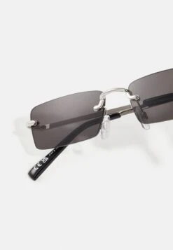 Pier One UNISEX - Sonnenbrille - Black 11 Pier One UNISEX - Sonnenbrille - Black -Pier One Verkäufe e4b924402d194b83882d18a8e7fb02b3