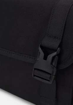 Pier One UNISEX - Umhängetasche - Black -Pier One Verkäufe f6be7e6f25484afd818fa13238f4a0f4