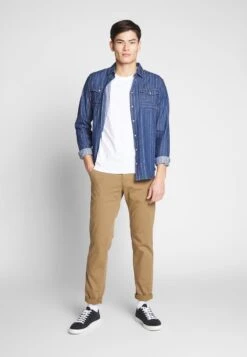 Neue Veröffentlichungen -Pier One Verkäufe fc0637525aa84c67b66ae9c9991233d8